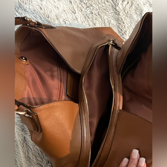 Coach - Picture 5 of 7